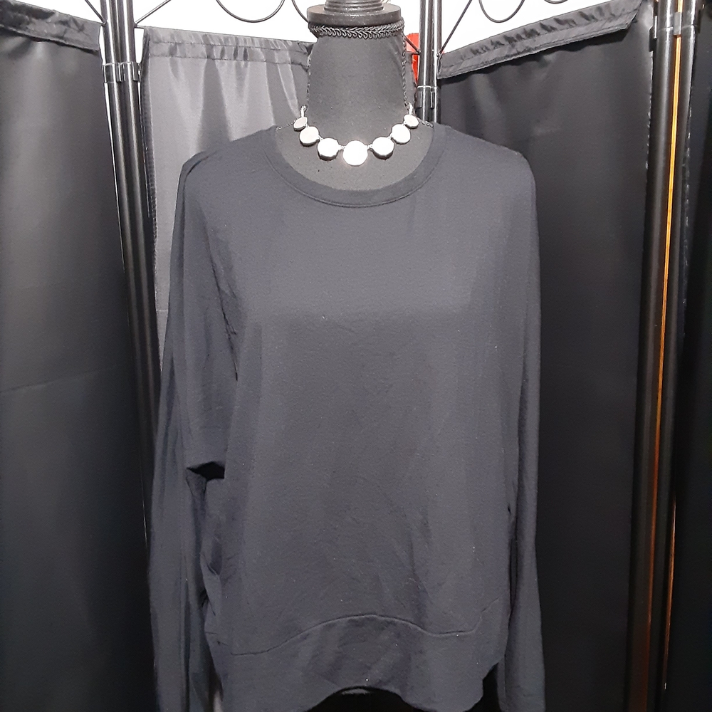 Old Navy Active  Women's Black Crew Neck Sweater Open Back Size Large Boho